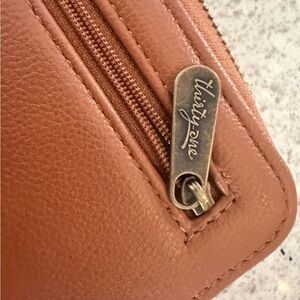 New Thirty-One Cognac Brown Zip Wallet Card Organizer ID